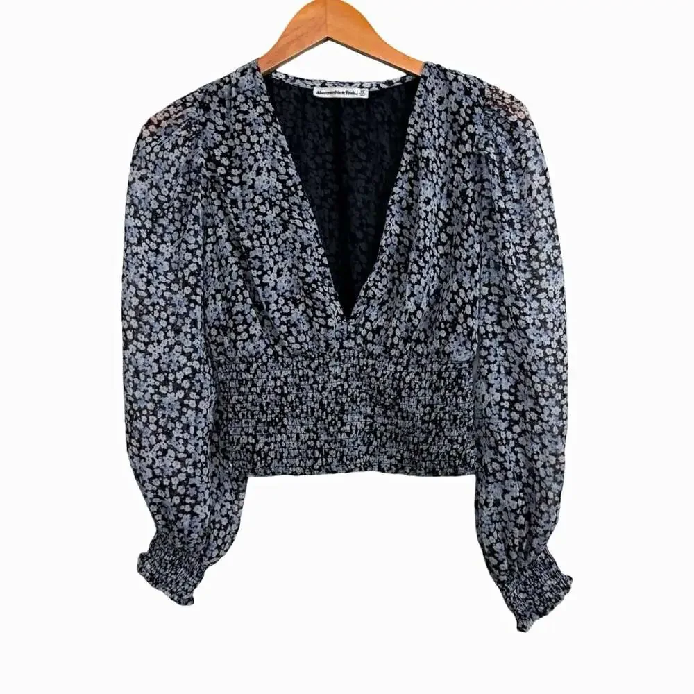 Abercrombie & Fitch Women’s Floral Smocked V-Neck Puff Blouse XS Black White